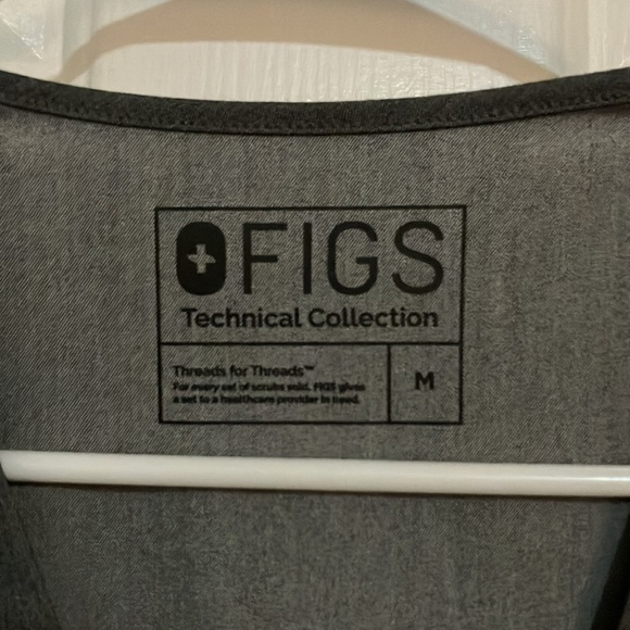 Figs Medium Casma Top in Heather Grey - Picture 2 of 3